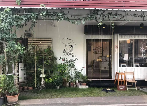 Rosy-Cheeks restaurant storefront in Chiang Mai